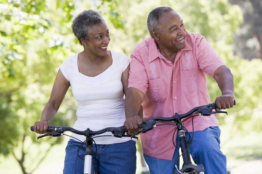 Couple-Biking-1024x682 (002) Couple-Biking-1024x682 (002)